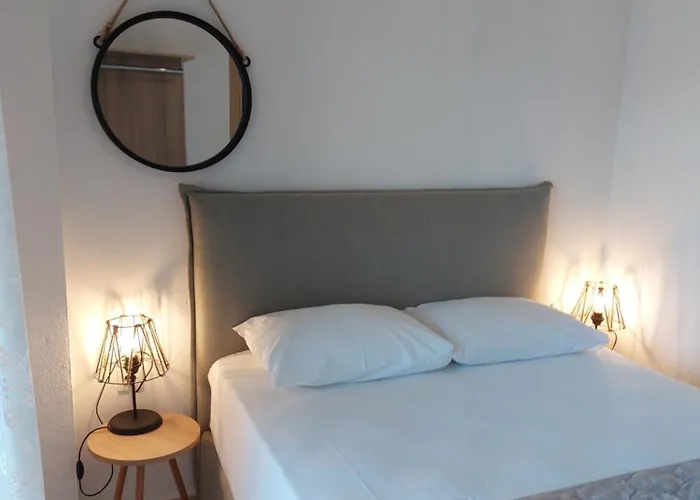 Deniastella Apartments