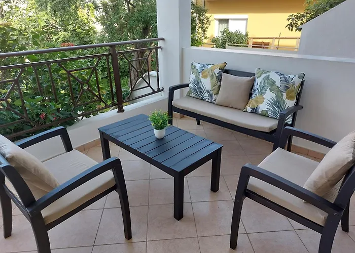 Deniastella Apartments